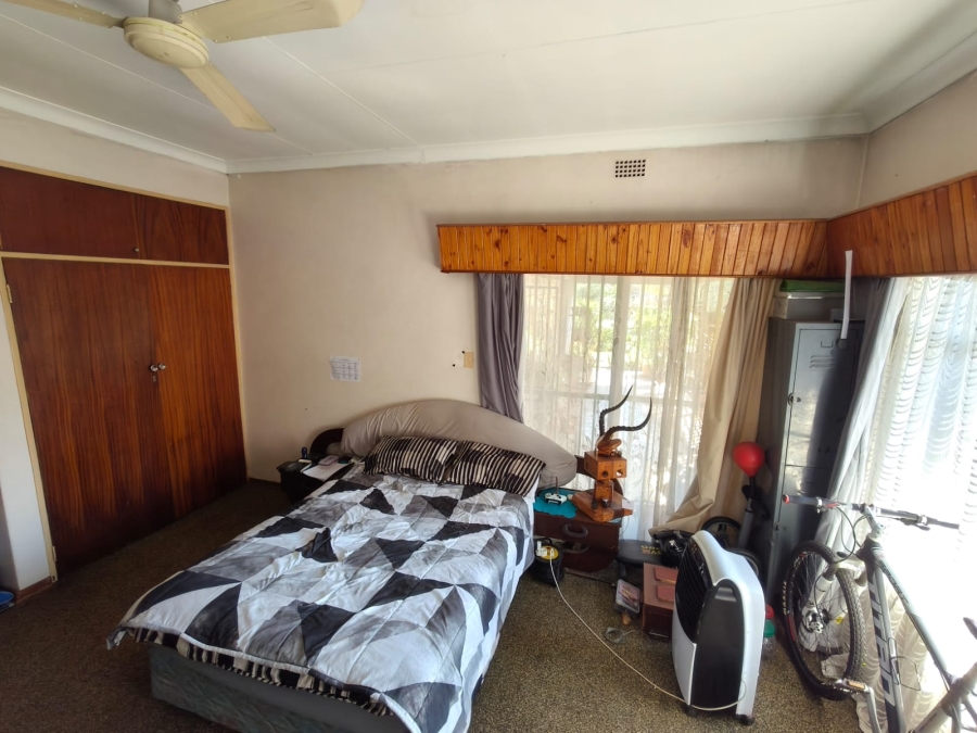 To Let 4 Bedroom Property for Rent in Oos Einde North West